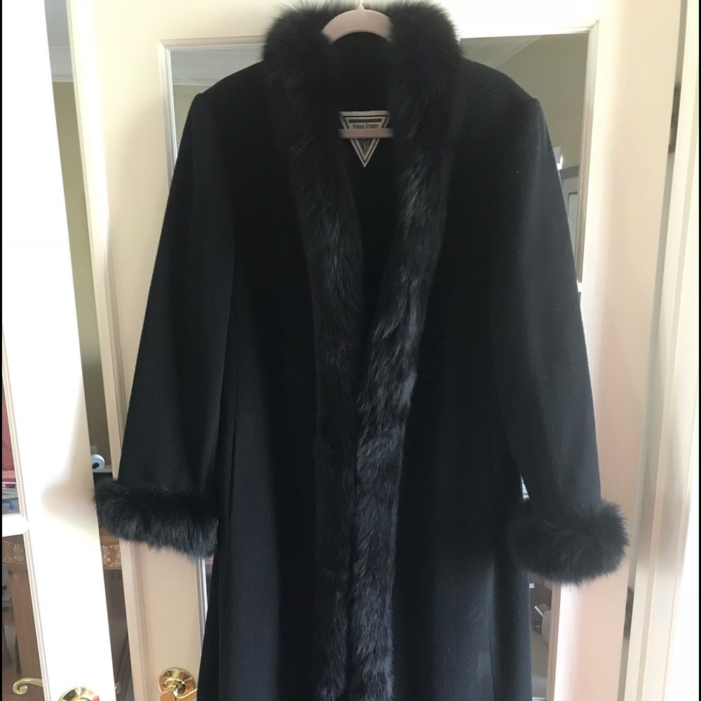 Lambs wool coat with dyed black fox fur full length coat. Size 12 Women’s